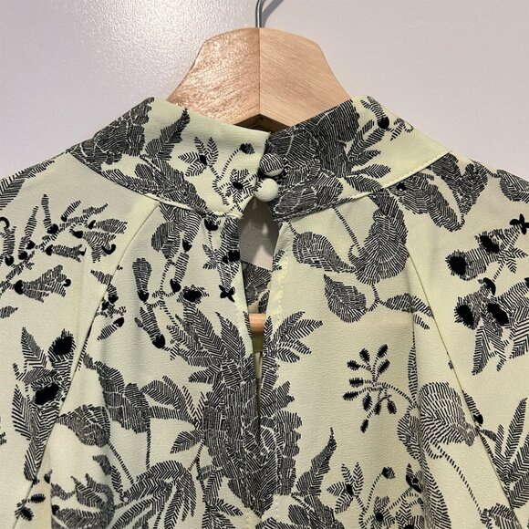 Women’s Midi Floral Dress Medium - Picture 2 of 5